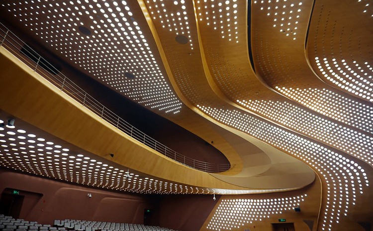 內蒙古烏蘭察布劇院微孔吸音板聲學工程